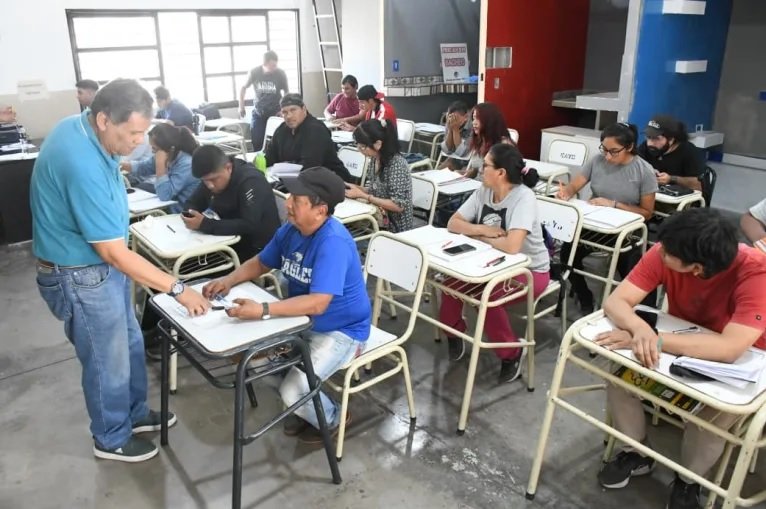 La Escuela de Emprendedores capacita en Instalaciones Eléctricas domiciliarias