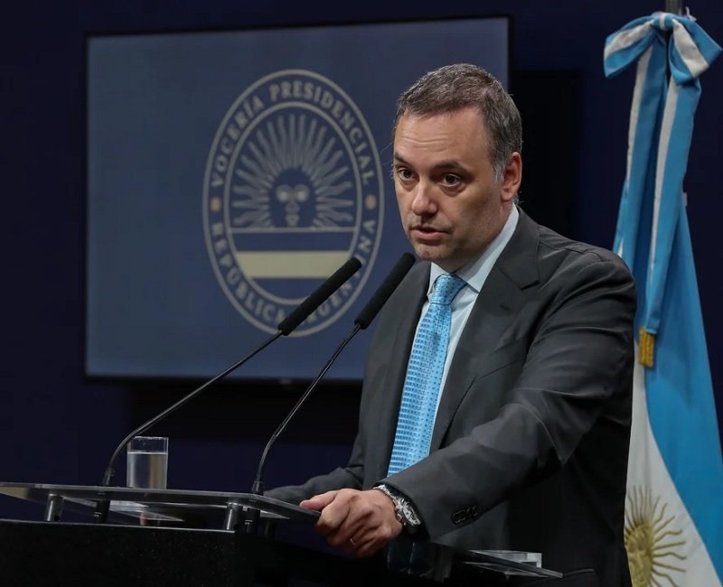 Caso Adorni: las prestamistas dijeron que el jefe de Gabinete aún debe 70 mil dólares