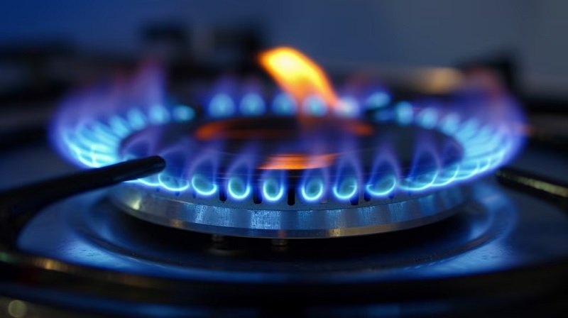 Golpe al bolsillo: el Gobierno oficializó una nueva suba del gas para abril