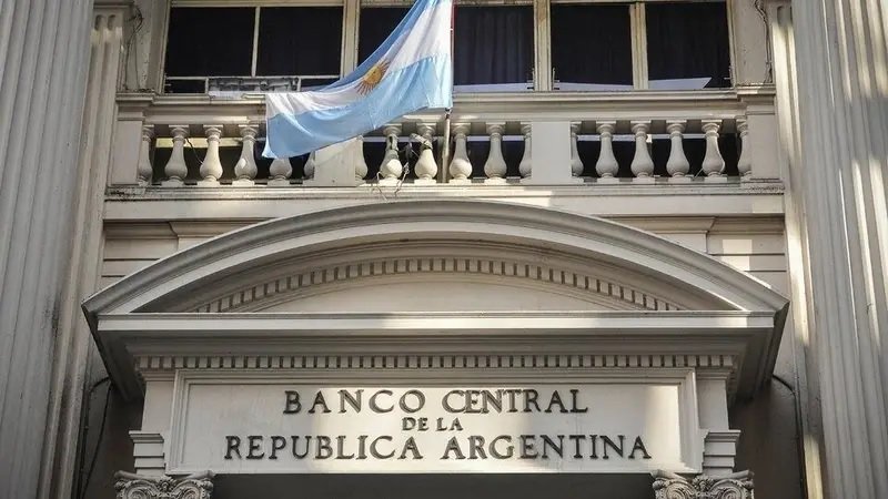 Las reservas del BCRA volvieron a caer y llegaron a su nivel más bajo en dos meses