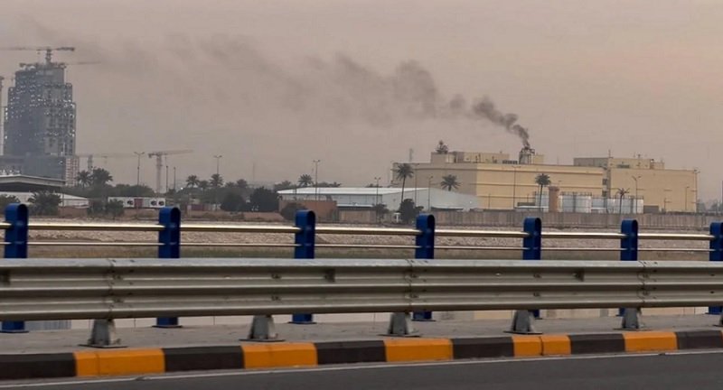 Atacaron la embajada de Estados Unidos en Bagdad y hay alerta máxima en Irak