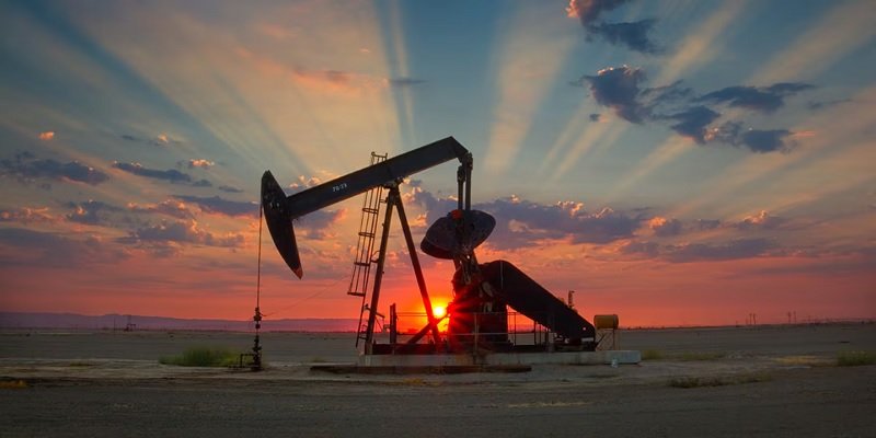 Guerra en Medio Oriente: el petróleo roza los US$115 y sube 25% el precio del gas natural
