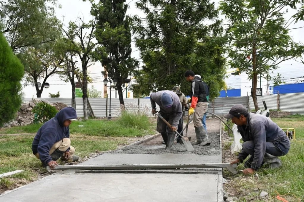 Comenzó la construcción del playón deportivo en la nueva plaza Evita