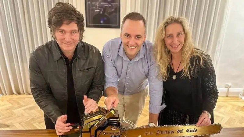 Piden la indagatoria de los Milei y de Manuel Adorni por la presunta estafa con $LIBRA