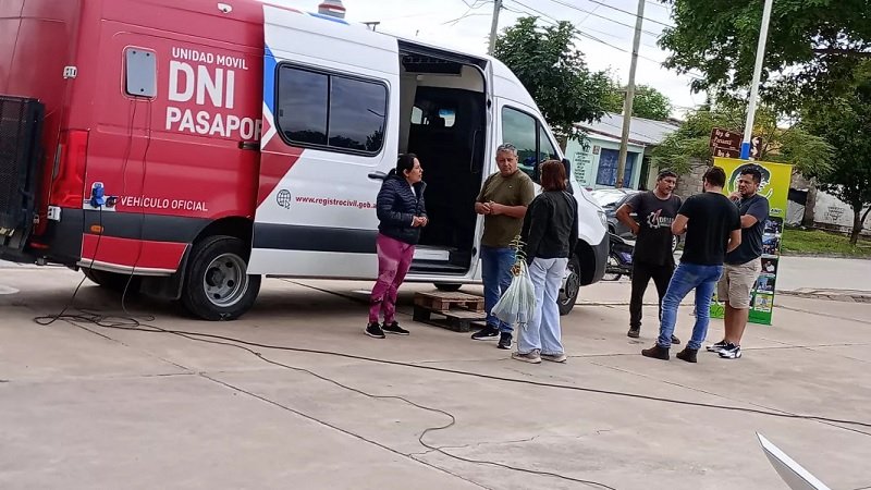 Operativos del Registro Civil en barrio Gauchito Gil y Orán